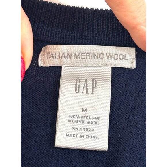 Gap Men’s Sweater M Navy Blue Vintage Long Sleeve V-Neck Classic Preppy Casual - Picture 3 of 11